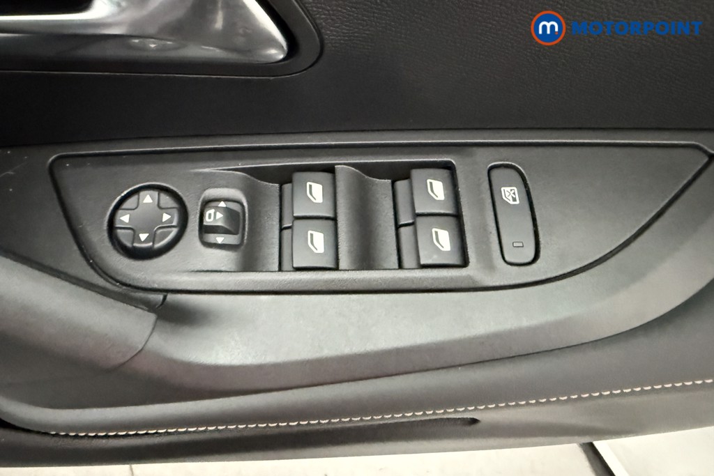 Peugeot 2008 Allure Manual Petrol SUV - Stock Number (1630230) - 16th supplementary image