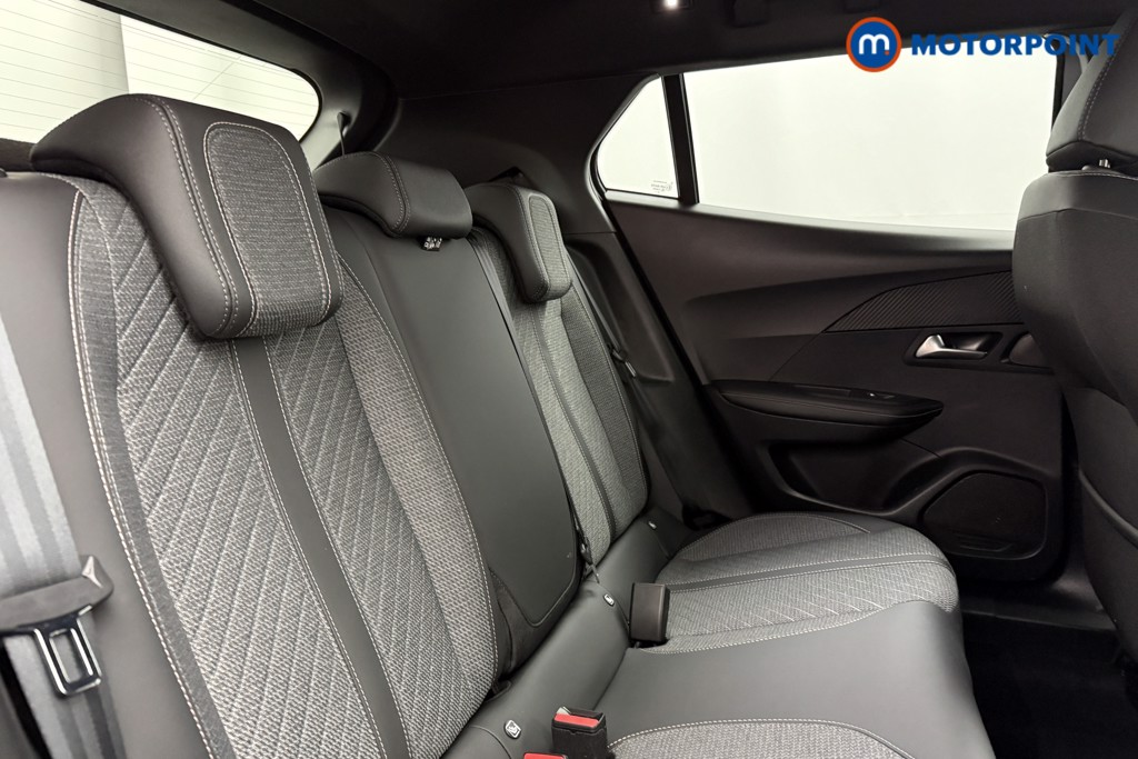 Peugeot 2008 Allure Manual Petrol SUV - Stock Number (1630230) - 18th supplementary image