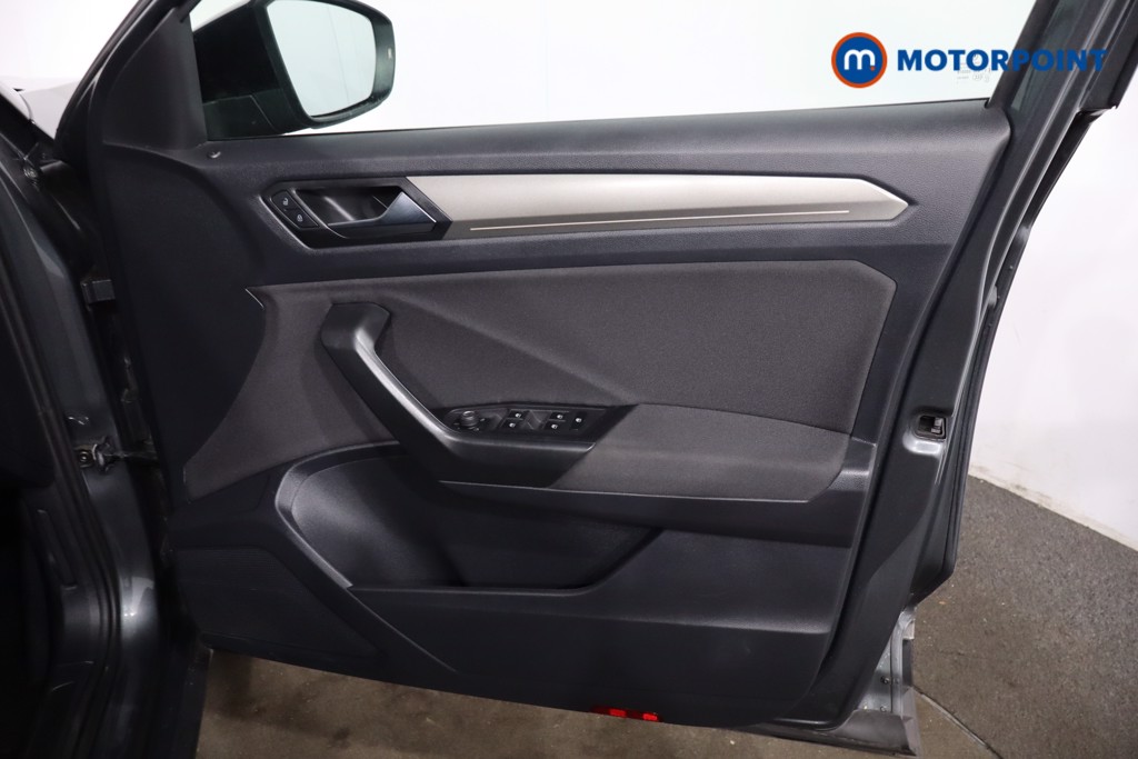 Volkswagen T-Roc Design Manual Petrol SUV - Stock Number (1631877) - 23rd supplementary image