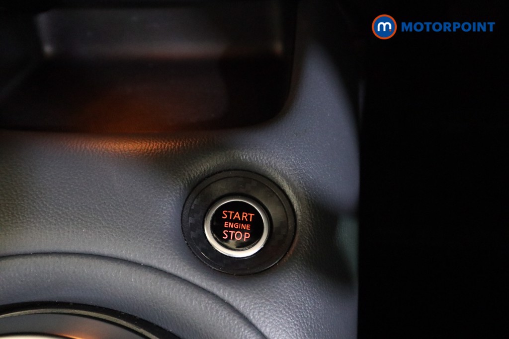 Nissan Juke Tekna Manual Petrol SUV - Stock Number (1632115) - 8th supplementary image