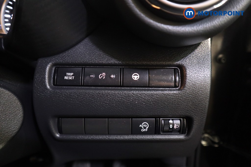 Nissan Juke Tekna Manual Petrol SUV - Stock Number (1632115) - 13th supplementary image