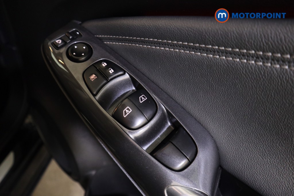 Nissan Juke Tekna Manual Petrol SUV - Stock Number (1632115) - 14th supplementary image