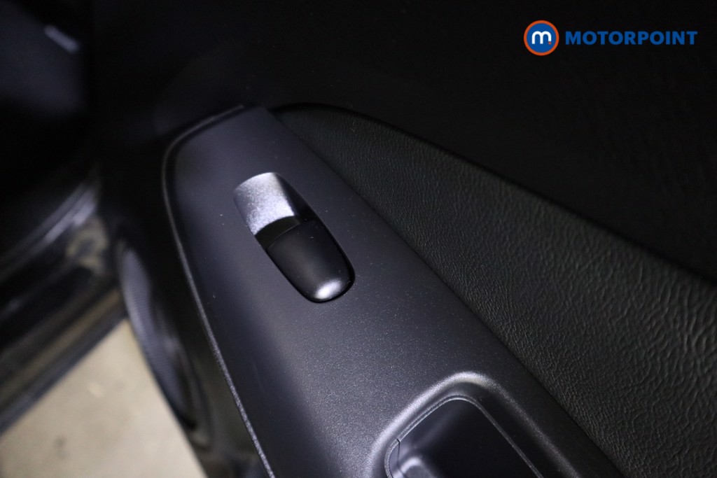 Nissan Juke Tekna Manual Petrol SUV - Stock Number (1632115) - 21st supplementary image