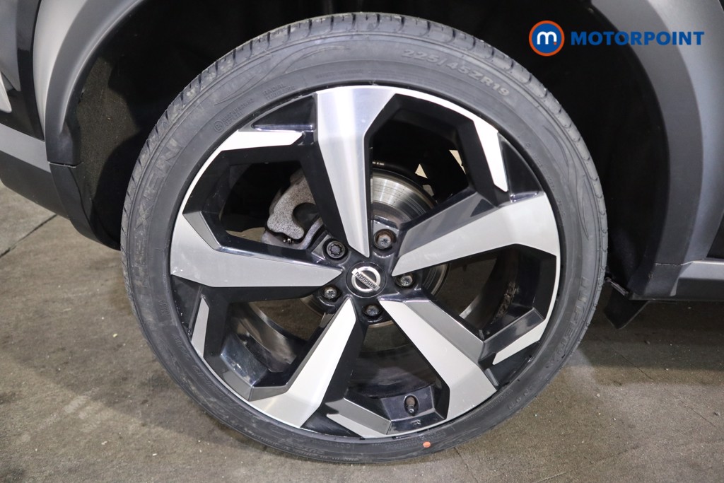 Nissan Juke Tekna Manual Petrol SUV - Stock Number (1632115) - 23rd supplementary image