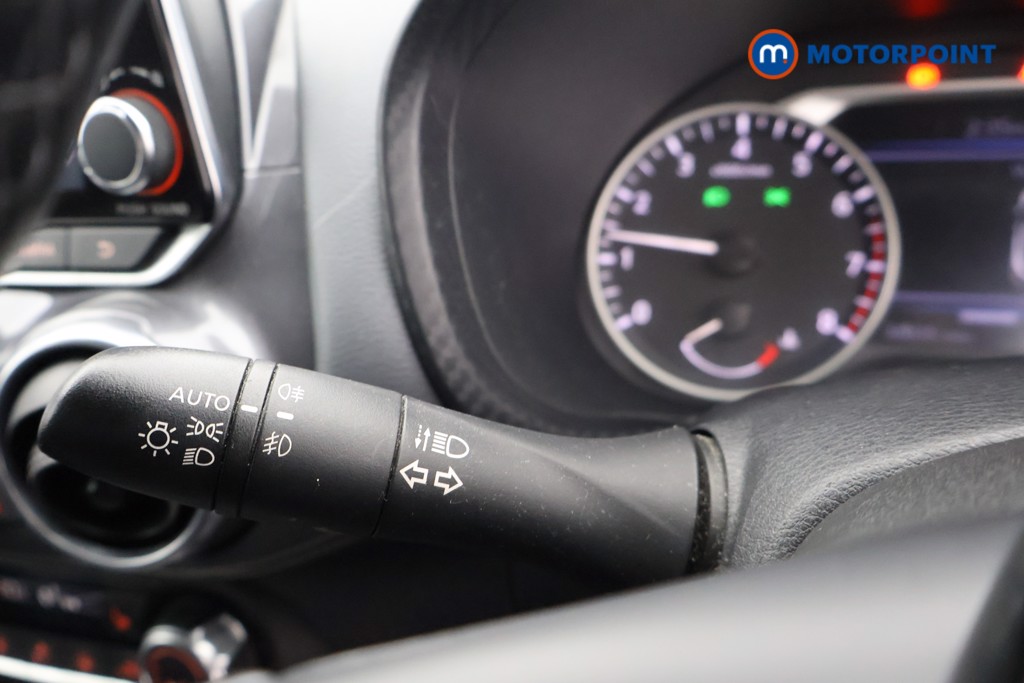 Nissan Juke Tekna Manual Petrol SUV - Stock Number (1632947) - 5th supplementary image