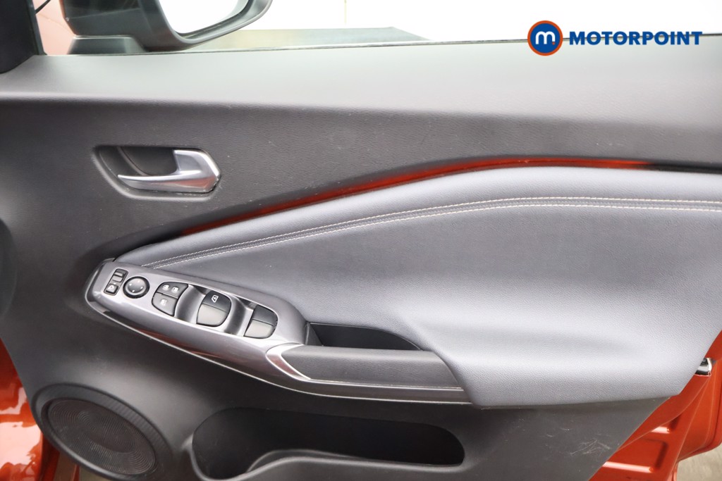 Nissan Juke Tekna Manual Petrol SUV - Stock Number (1632947) - 11th supplementary image