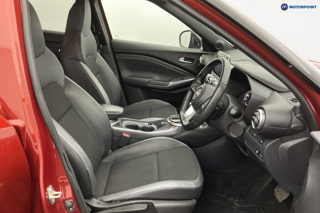 Nissan Juke N-Connecta Automatic Petrol SUV - Stock Number (1632950) - 6th supplementary image