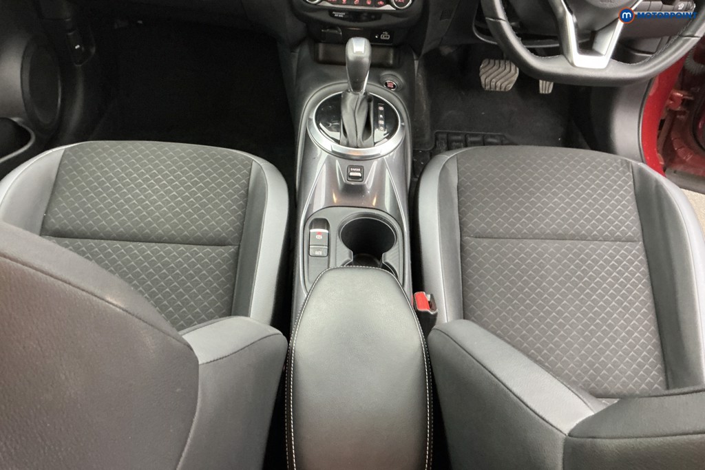 Nissan Juke N-Connecta Automatic Petrol SUV - Stock Number (1632950) - 11th supplementary image