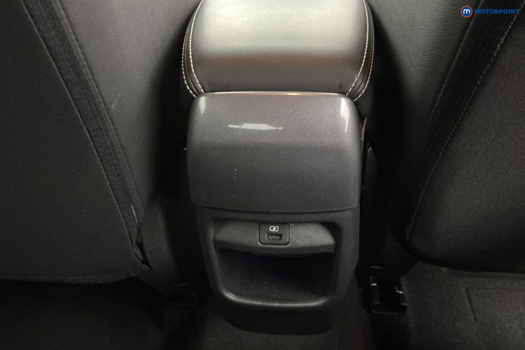 Nissan Juke N-Connecta Automatic Petrol SUV - Stock Number (1632950) - 14th supplementary image