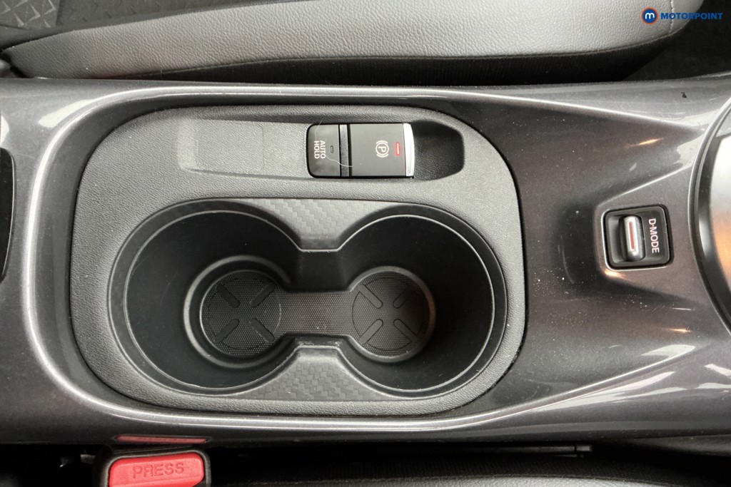 Nissan Juke N-Connecta Automatic Petrol SUV - Stock Number (1632950) - 17th supplementary image