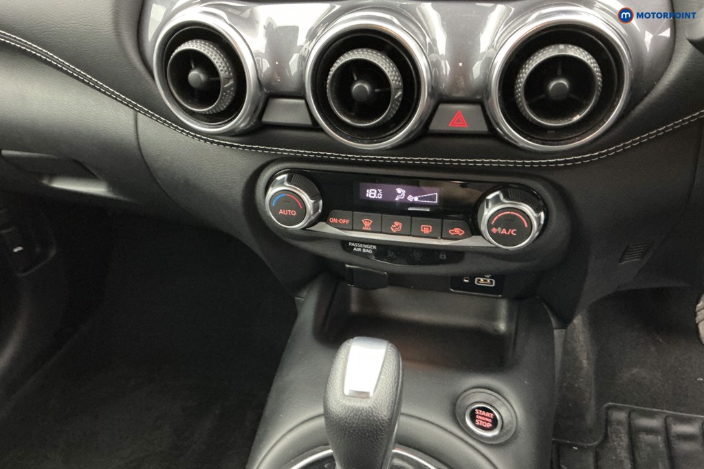 Nissan Juke N-Connecta Automatic Petrol SUV - Stock Number (1632950) - 20th supplementary image