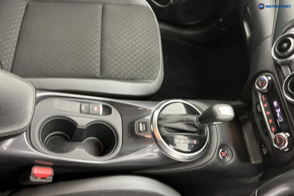 Nissan Juke N-Connecta Automatic Petrol SUV - Stock Number (1632950) - 21st supplementary image