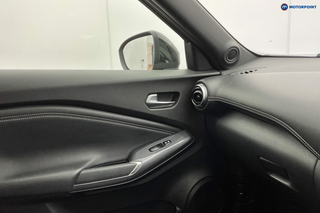 Nissan Juke N-Connecta Automatic Petrol SUV - Stock Number (1632950) - 22nd supplementary image