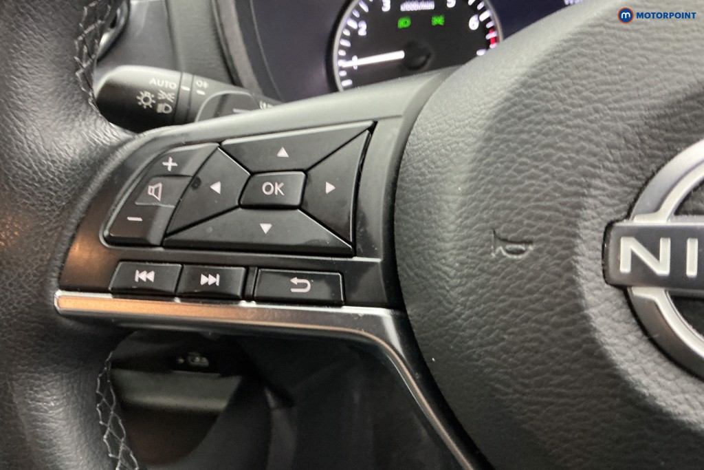 Nissan Juke N-Connecta Automatic Petrol SUV - Stock Number (1632950) - 23rd supplementary image