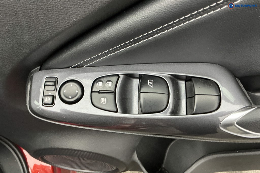 Nissan Juke N-Connecta Automatic Petrol SUV - Stock Number (1632950) - 27th supplementary image