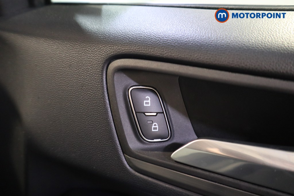 Ford Focus Titanium X Edition Manual Petrol Hatchback - Stock Number (1634797) - 16th supplementary image