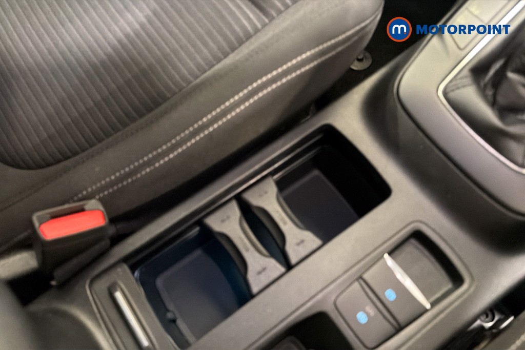 Ford Focus Titanium Manual Petrol Hatchback - Stock Number (1635111) - 16th supplementary image