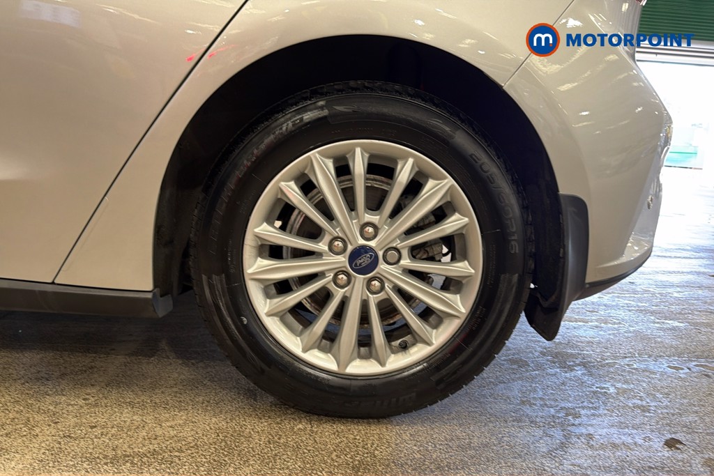 Ford Focus Titanium Manual Petrol Hatchback - Stock Number (1635111) - 48th supplementary image