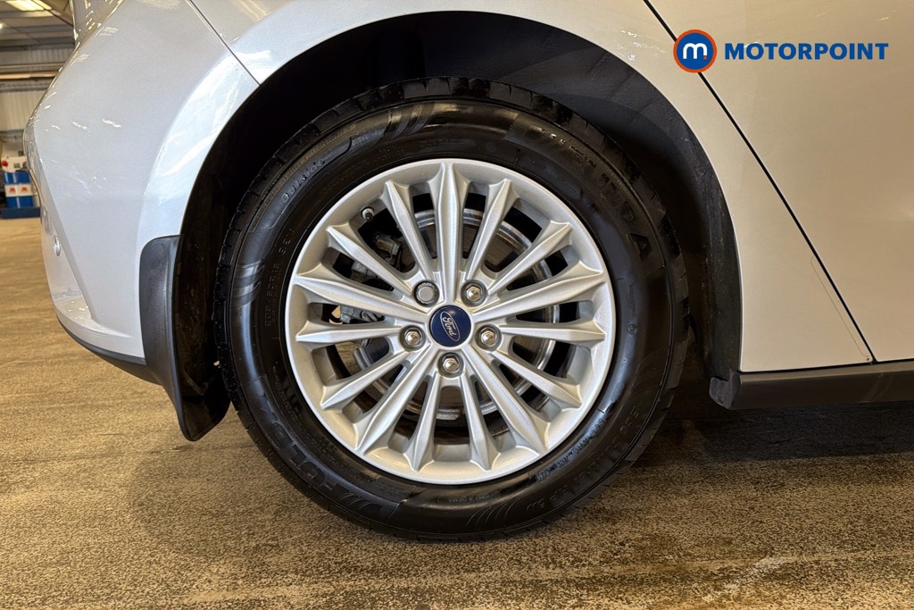 Ford Focus Titanium Manual Petrol Hatchback - Stock Number (1635111) - 49th supplementary image