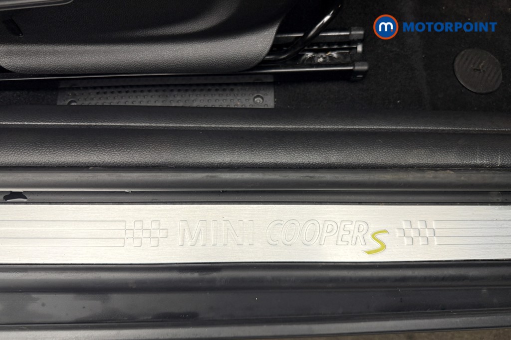 Mini Hatchback Cooper S Level 2 Automatic Electric Hatchback - Stock Number (1635265) - 16th supplementary image