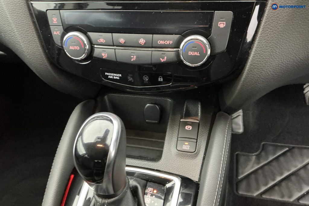 Nissan Qashqai N-Connecta Automatic Petrol SUV - Stock Number (1635325) - 17th supplementary image