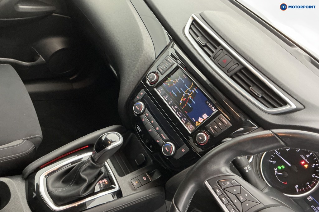 Nissan Qashqai N-Connecta Automatic Petrol SUV - Stock Number (1635325) - 19th supplementary image