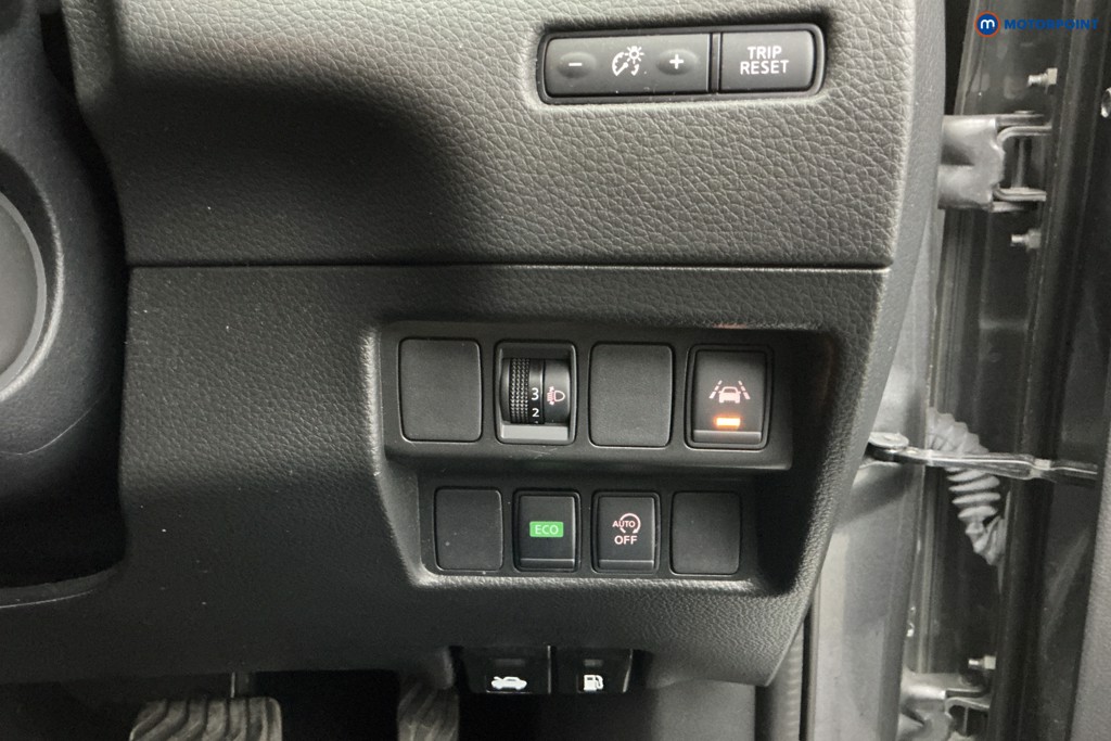 Nissan Qashqai N-Connecta Automatic Petrol SUV - Stock Number (1635325) - 25th supplementary image