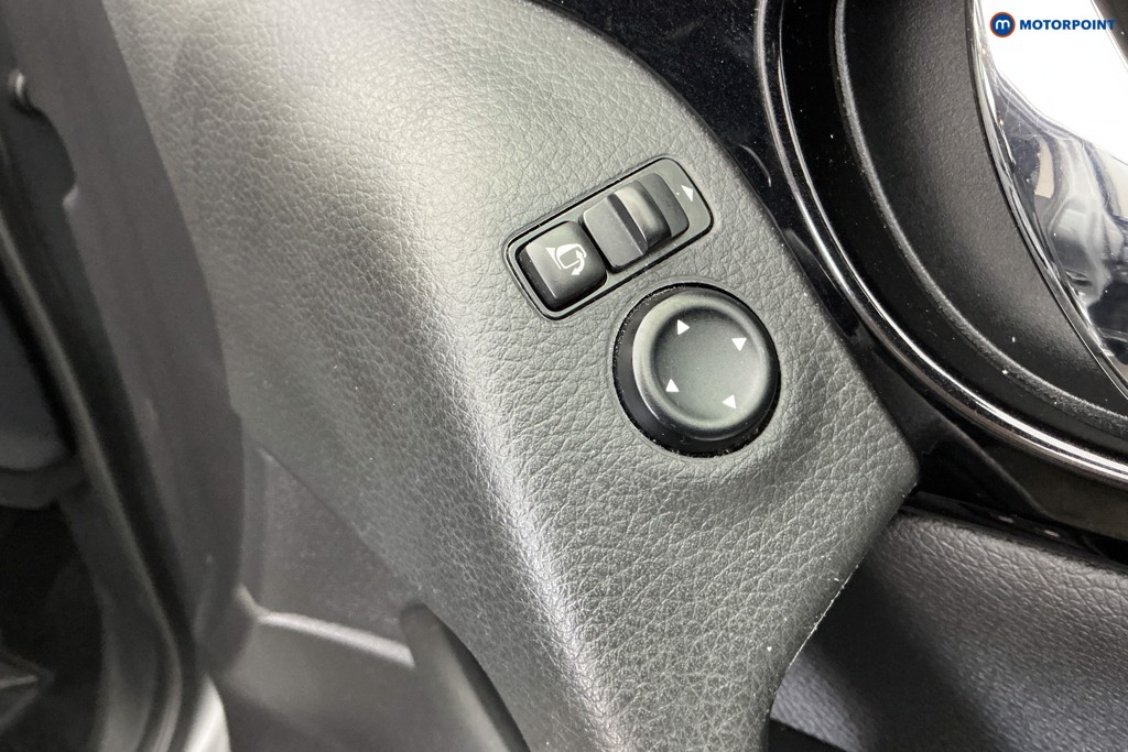 Nissan Qashqai N-Connecta Automatic Petrol SUV - Stock Number (1635325) - 28th supplementary image