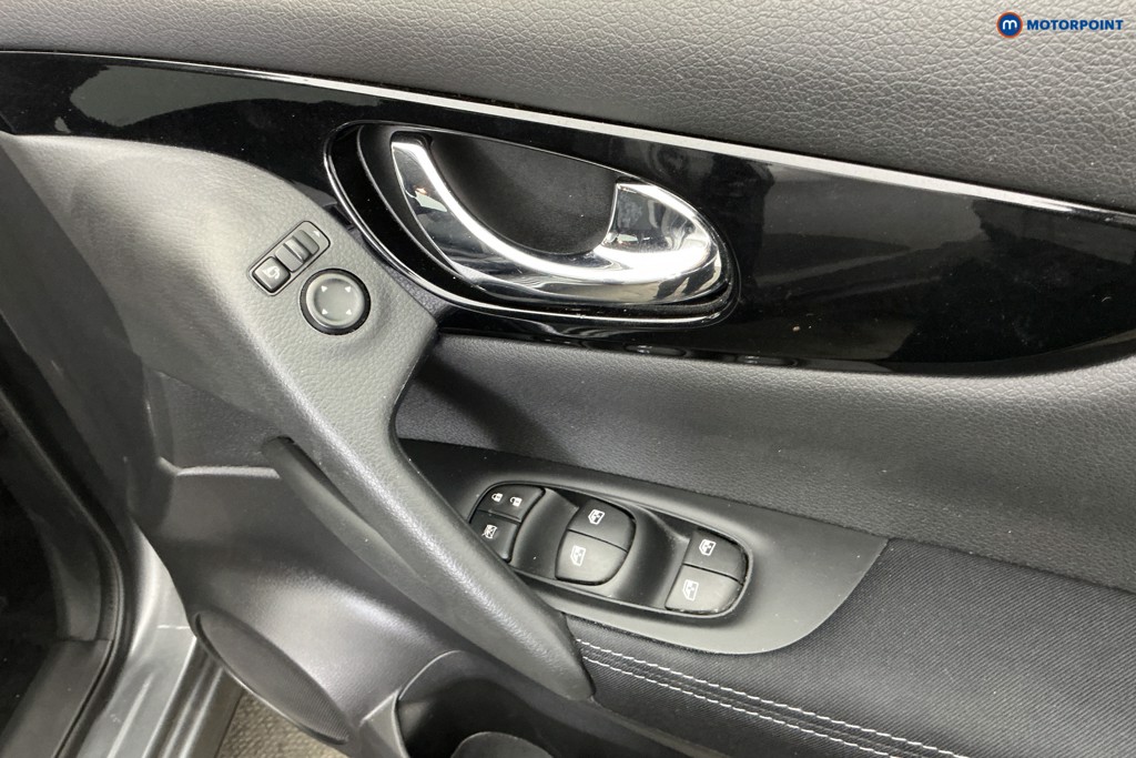Nissan Qashqai N-Connecta Automatic Petrol SUV - Stock Number (1635325) - 29th supplementary image