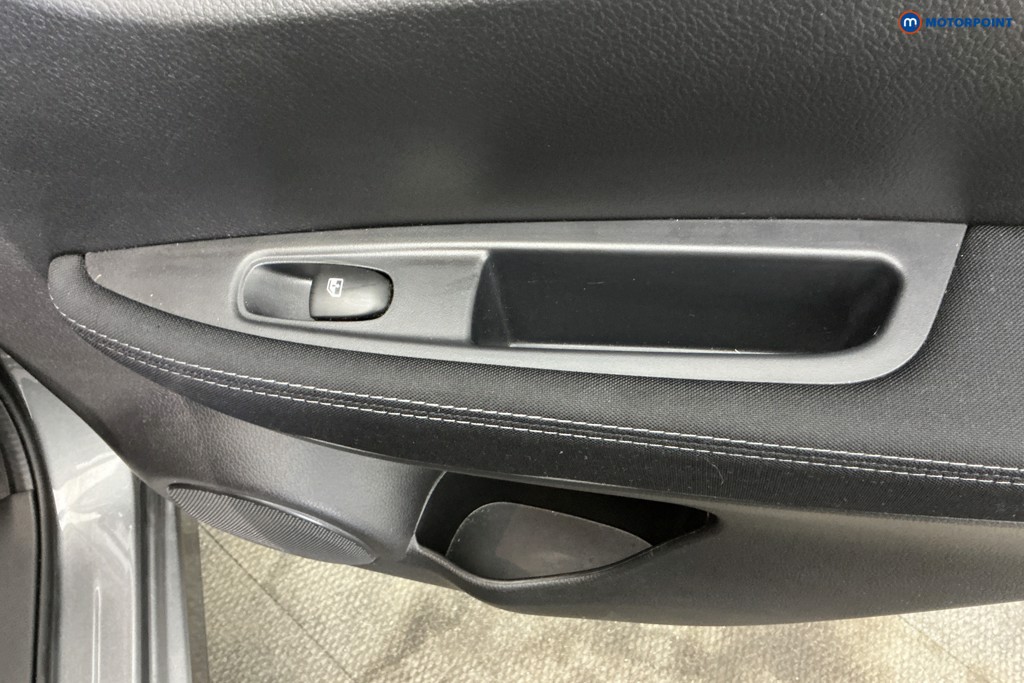 Nissan Qashqai N-Connecta Automatic Petrol SUV - Stock Number (1635325) - 31st supplementary image