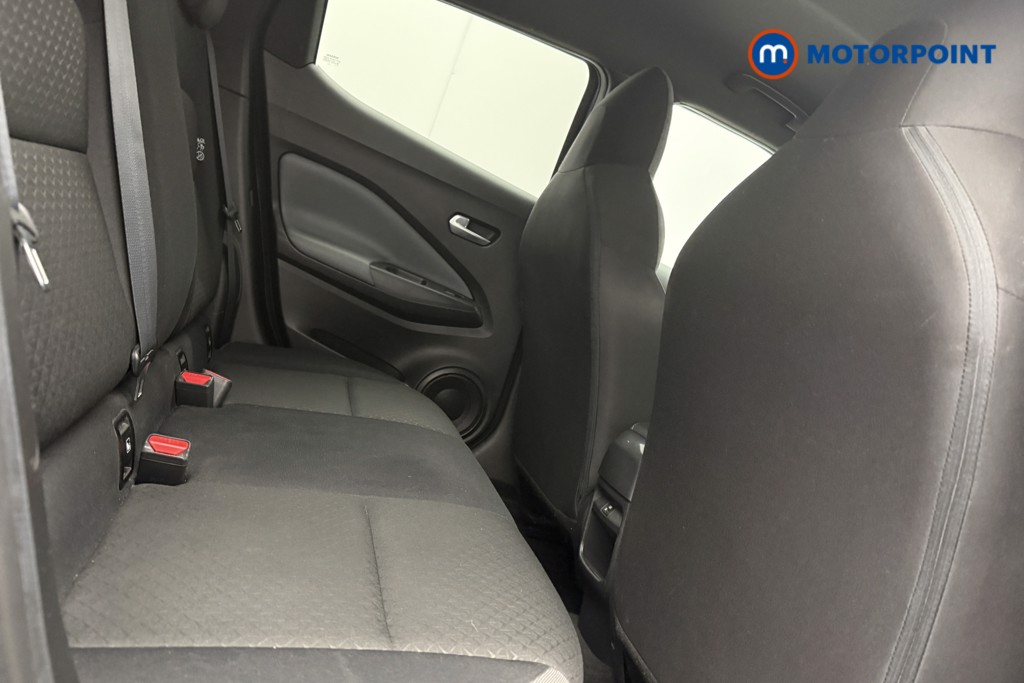 Nissan Juke N-Connecta Manual Petrol SUV - Stock Number (1635585) - 9th supplementary image