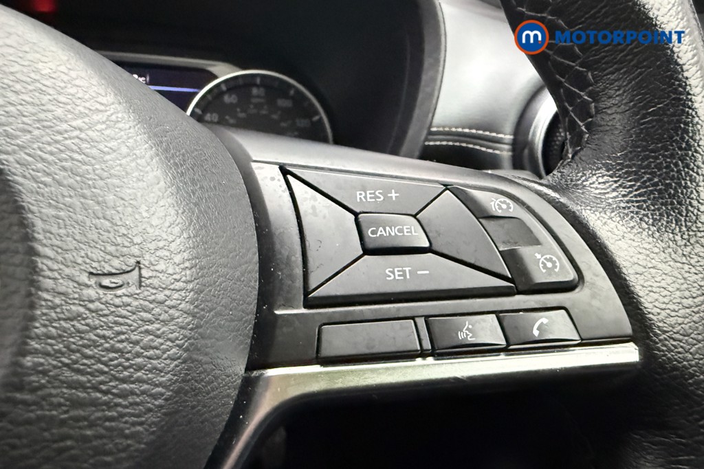 Nissan Juke N-Connecta Manual Petrol SUV - Stock Number (1635585) - 15th supplementary image