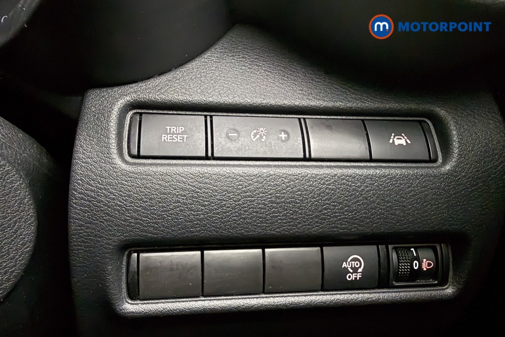 Nissan Juke N-Connecta Manual Petrol SUV - Stock Number (1635585) - 17th supplementary image