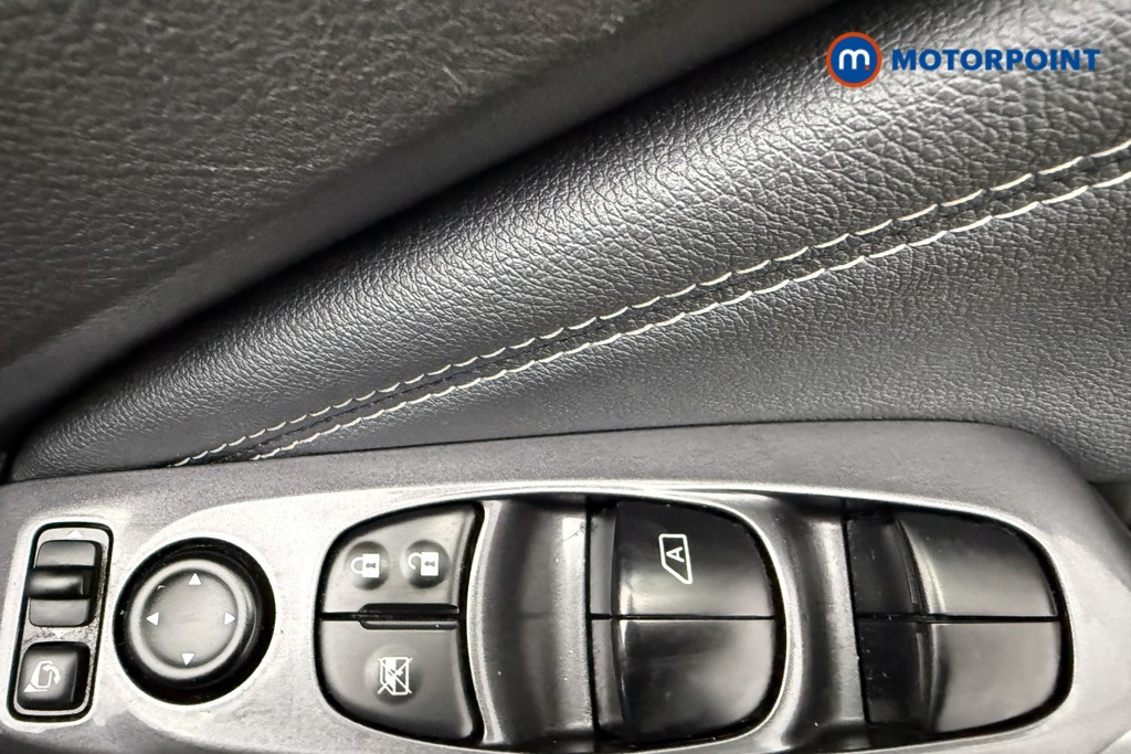 Nissan Juke N-Connecta Manual Petrol SUV - Stock Number (1635585) - 19th supplementary image