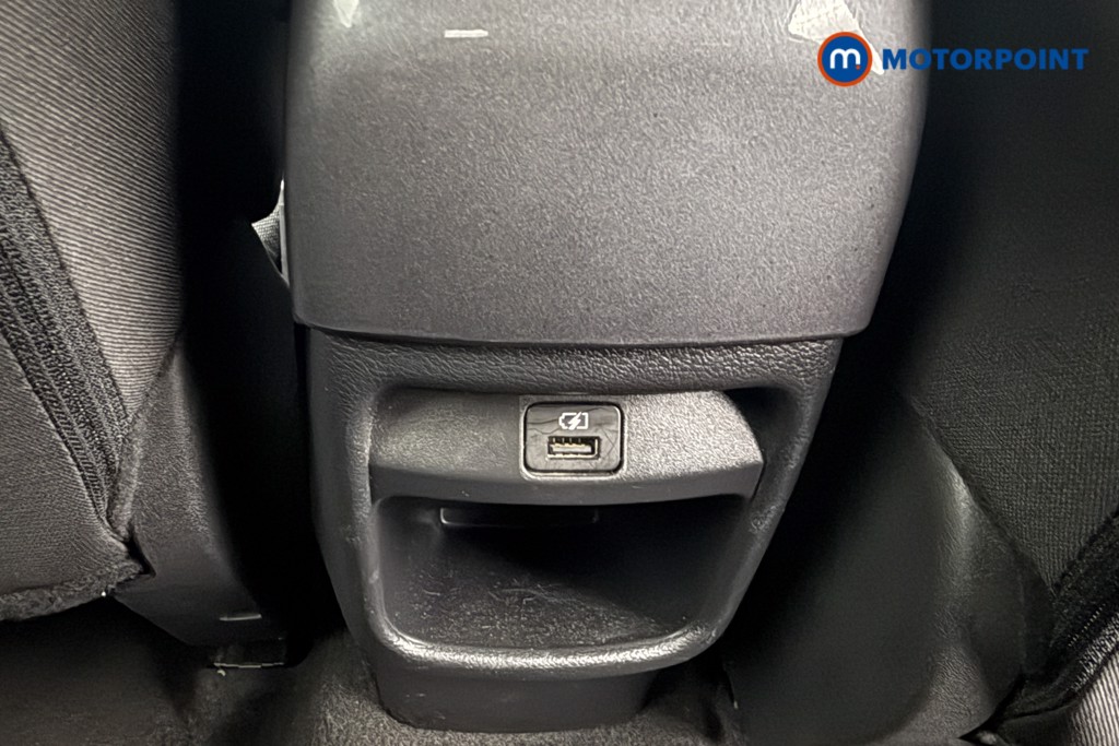 Nissan Juke N-Connecta Manual Petrol SUV - Stock Number (1635585) - 20th supplementary image