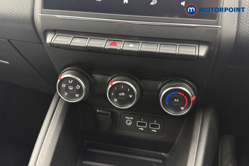Renault Clio Iconic Manual Petrol Hatchback - Stock Number (1636145) - 5th supplementary image