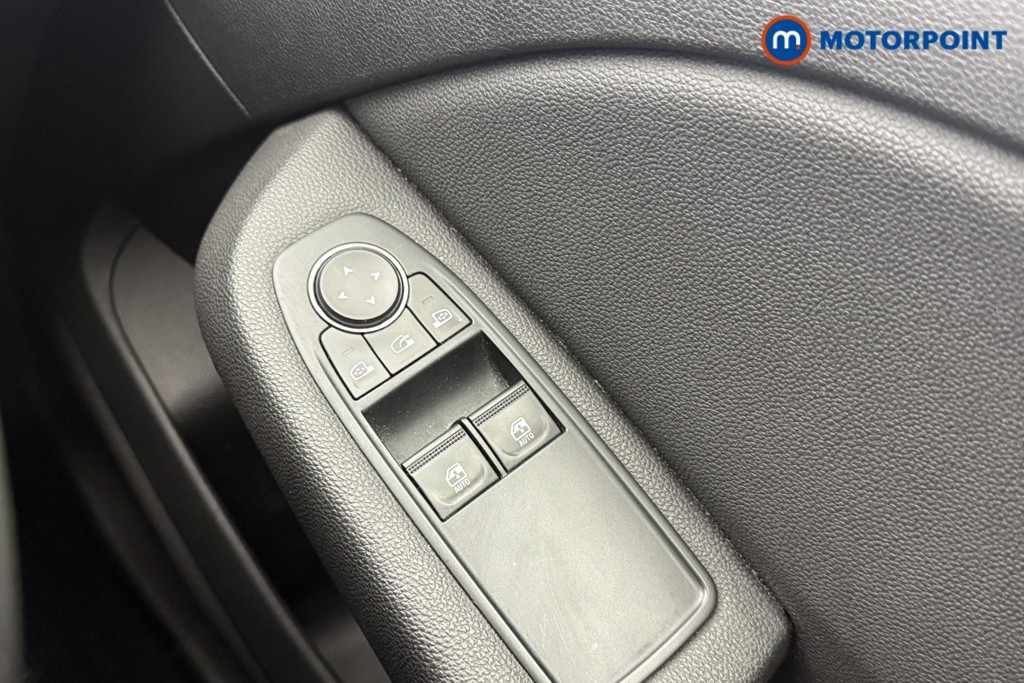 Renault Clio Iconic Manual Petrol Hatchback - Stock Number (1636145) - 11th supplementary image