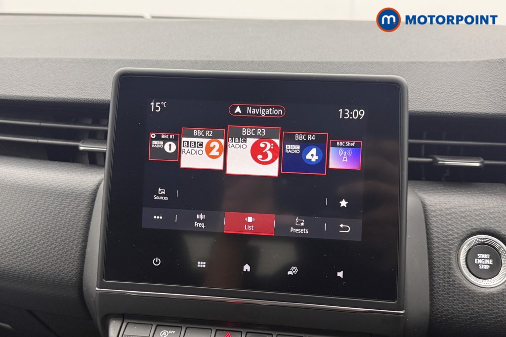Renault Clio Iconic Manual Petrol Hatchback - Stock Number (1636145) - 13th supplementary image