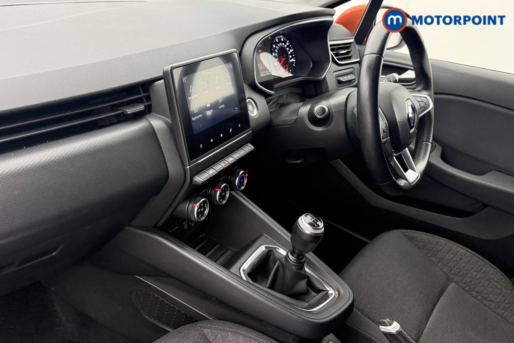 Renault Clio Iconic Manual Petrol Hatchback - Stock Number (1636145) - 19th supplementary image