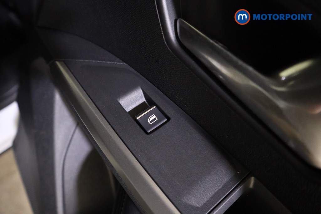 Peugeot 3008 GT Automatic Petrol SUV - Stock Number (1636193) - 23rd supplementary image