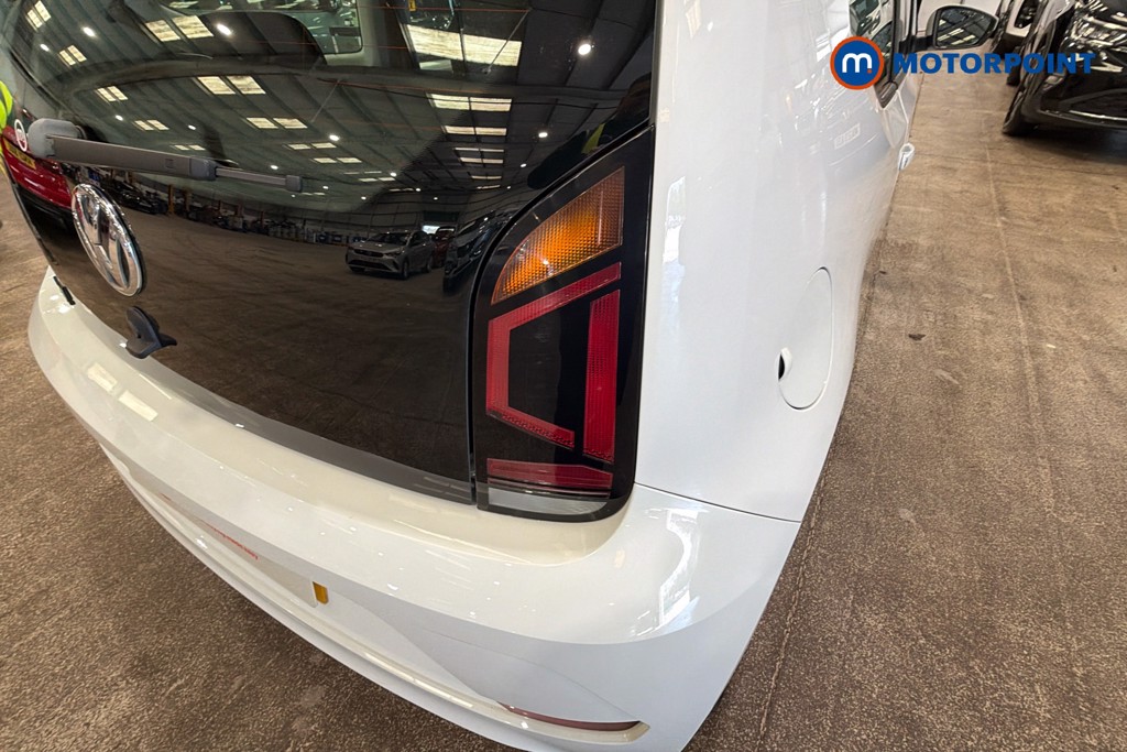 Volkswagen UP Move Up Manual Petrol Hatchback - Stock Number (1636296) - 38th supplementary image
