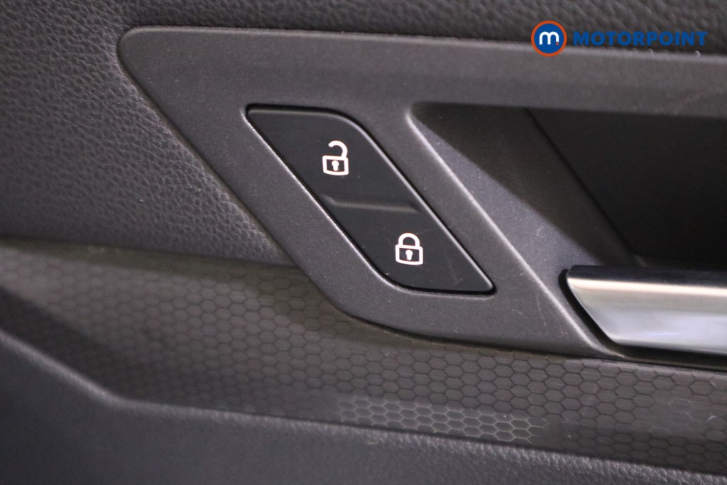 Volkswagen Golf GTI Automatic Petrol Hatchback - Stock Number (1636606) - 15th supplementary image