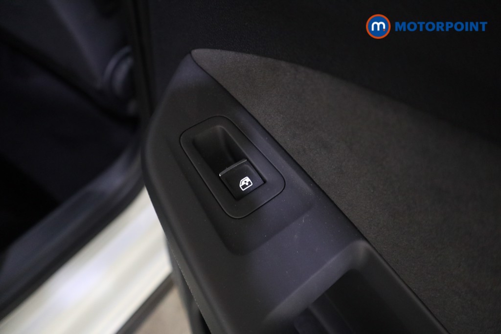 Volkswagen Golf GTI Automatic Petrol Hatchback - Stock Number (1636606) - 23rd supplementary image