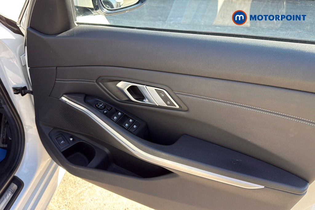 BMW 3 Series M Sport Automatic Petrol Plug-In Hybrid Estate - Stock Number (1638122) - 19th supplementary image