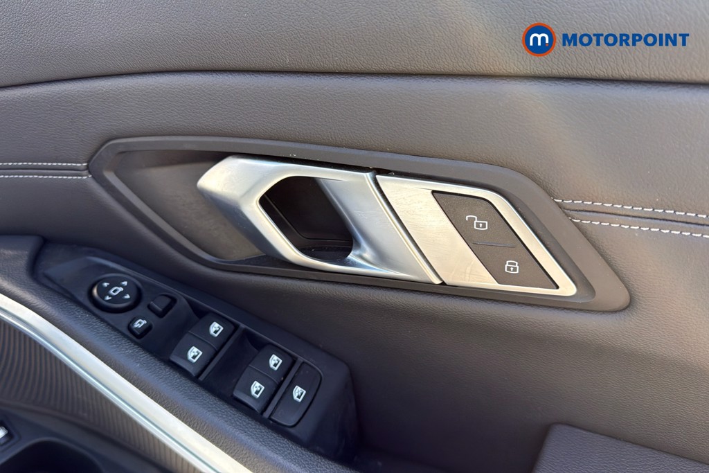 BMW 3 Series M Sport Automatic Petrol Plug-In Hybrid Estate - Stock Number (1638122) - 42nd supplementary image