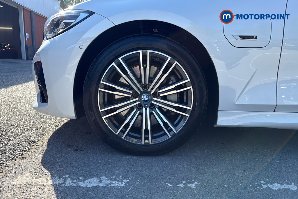 BMW 3 Series M Sport Automatic Petrol Plug-In Hybrid Estate - Stock Number (1638122) - 47th supplementary image