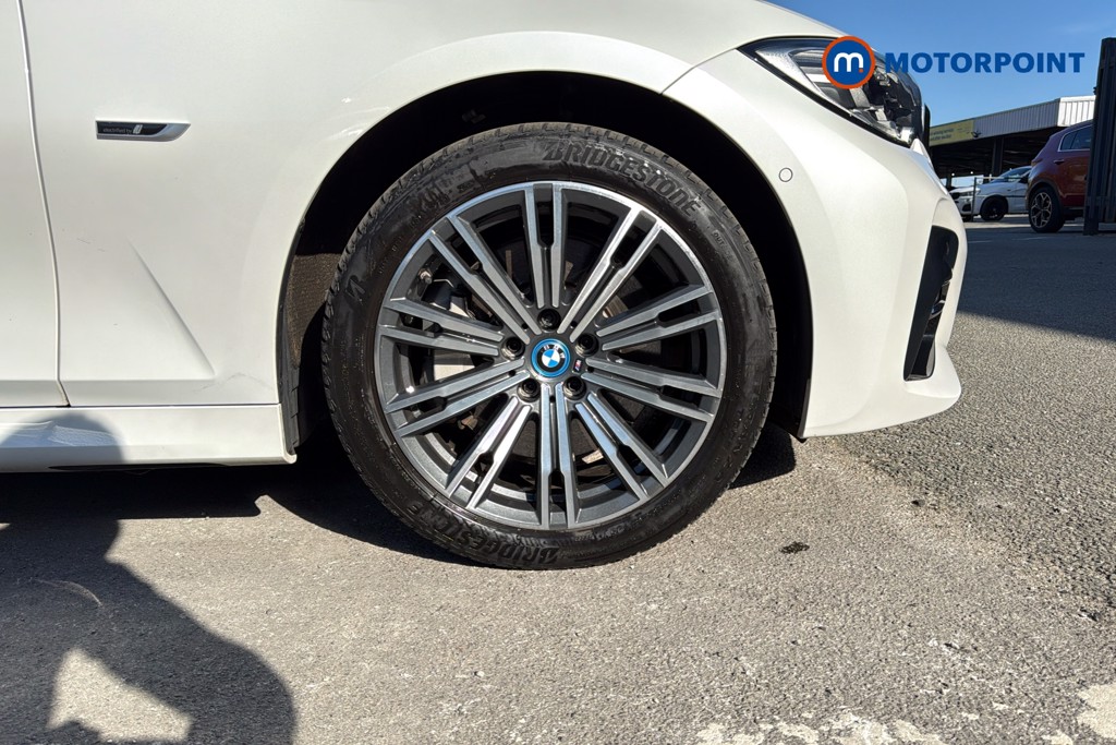 BMW 3 Series M Sport Automatic Petrol Plug-In Hybrid Estate - Stock Number (1638122) - 50th supplementary image