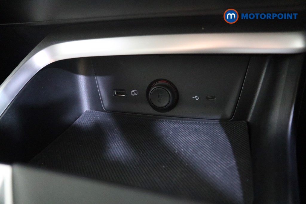 Mg Motor Uk ZS Trophy Automatic Petrol-Electric Hybrid SUV - Stock Number (1618378) - 7th supplementary image