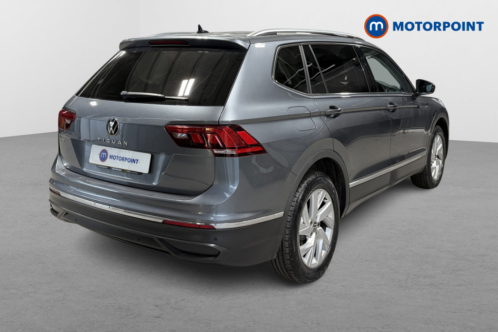 Volkswagen Tiguan Allspace Life Automatic Petrol SUV - Stock Number (1626246) - Drivers side rear corner