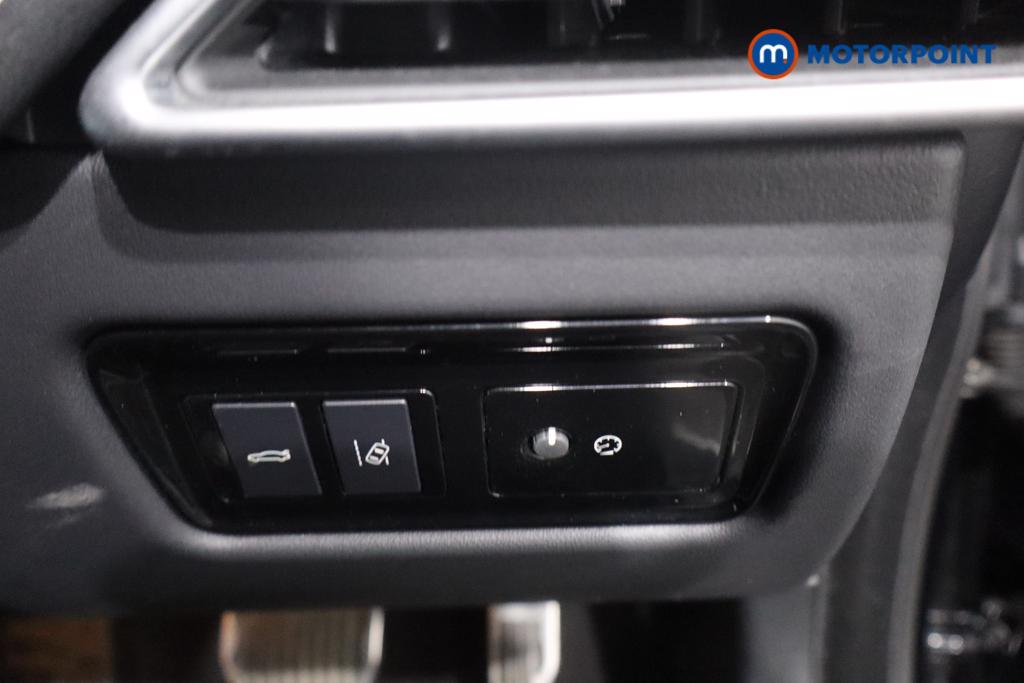 Jaguar XE R-Sport Automatic Petrol Saloon - Stock Number (1626957) - 12th supplementary image